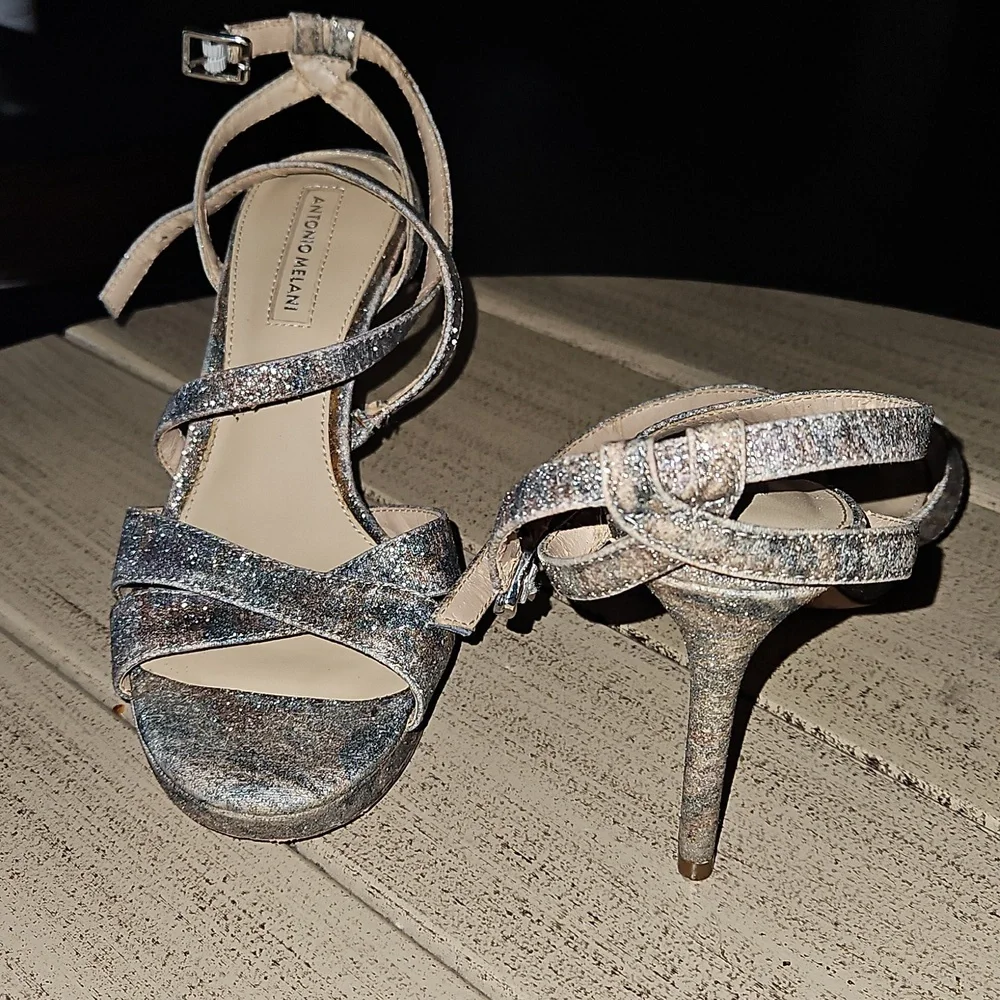 Shoes - Picture 2 of 8